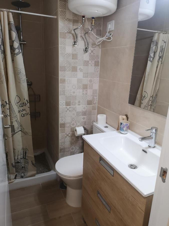 Hostal Mari En La Laguna, Alquiler Habitacion Privada En Hostal, 6 Habitaciones Cerca De La Universidad Y Aeropuerto Norte, 3 Banos Compartidos La Laguna  Zewnętrze zdjęcie