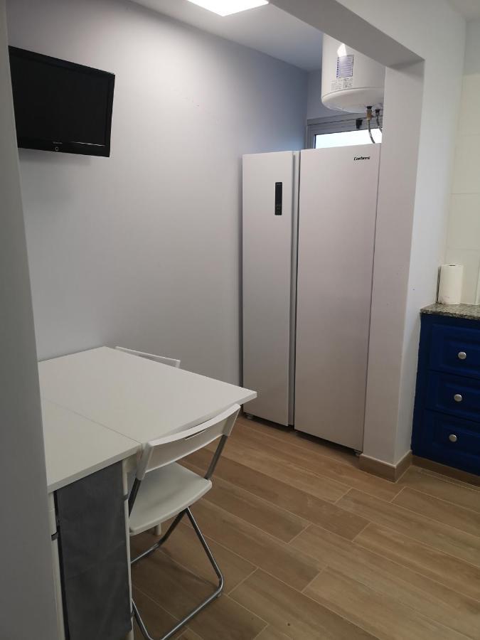 Hostal Mari En La Laguna, Alquiler Habitacion Privada En Hostal, 6 Habitaciones Cerca De La Universidad Y Aeropuerto Norte, 3 Banos Compartidos La Laguna  Zewnętrze zdjęcie