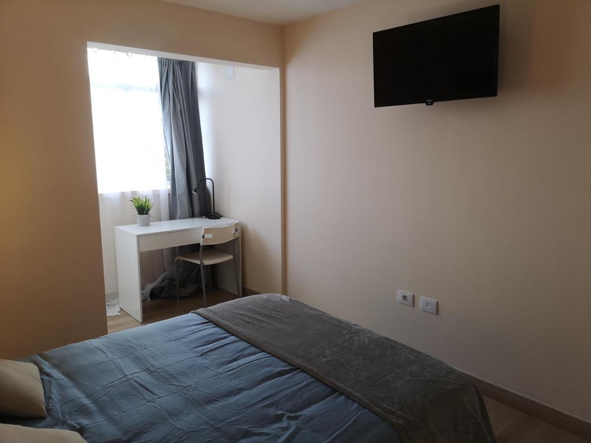 Hostal Mari En La Laguna, Alquiler Habitacion Privada En Hostal, 6 Habitaciones Cerca De La Universidad Y Aeropuerto Norte, 3 Banos Compartidos La Laguna  Zewnętrze zdjęcie