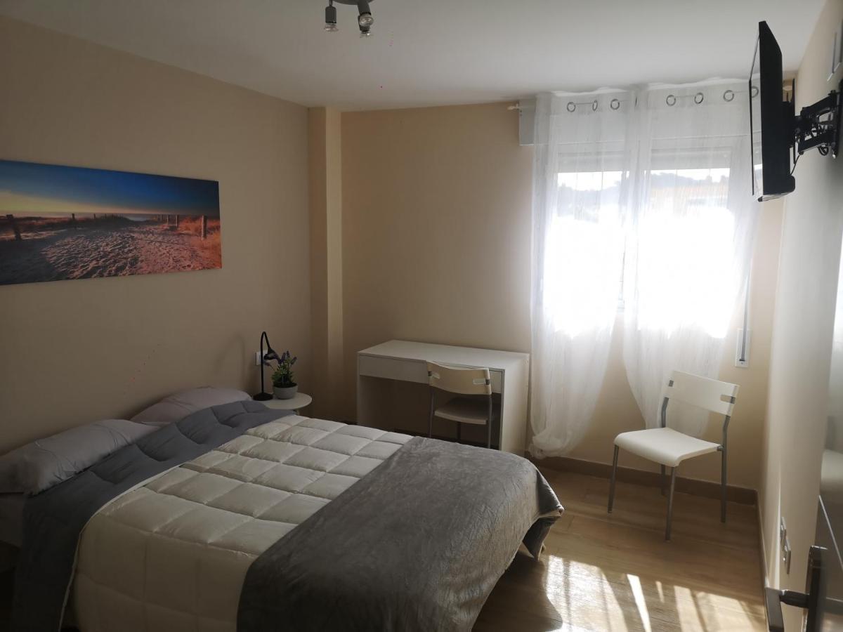 Hostal Mari En La Laguna, Alquiler Habitacion Privada En Hostal, 6 Habitaciones Cerca De La Universidad Y Aeropuerto Norte, 3 Banos Compartidos La Laguna  Zewnętrze zdjęcie