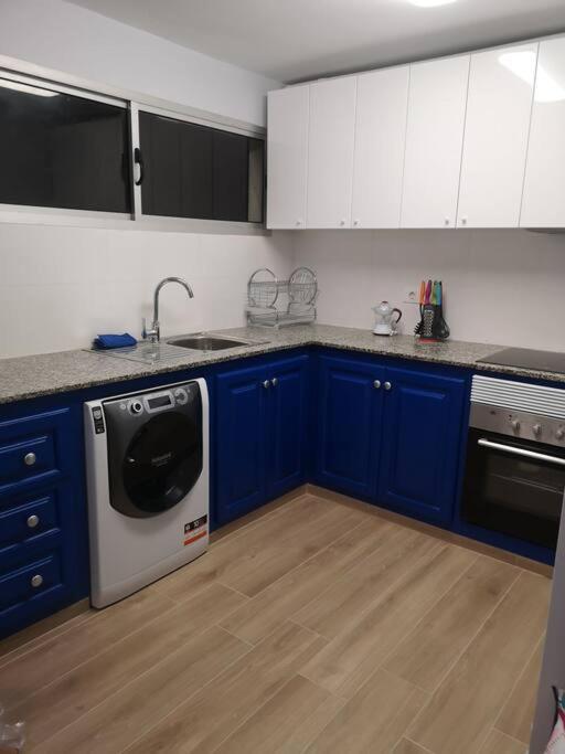 Hostal Mari En La Laguna, Alquiler Habitacion Privada En Hostal, 6 Habitaciones Cerca De La Universidad Y Aeropuerto Norte, 3 Banos Compartidos La Laguna  Zewnętrze zdjęcie
