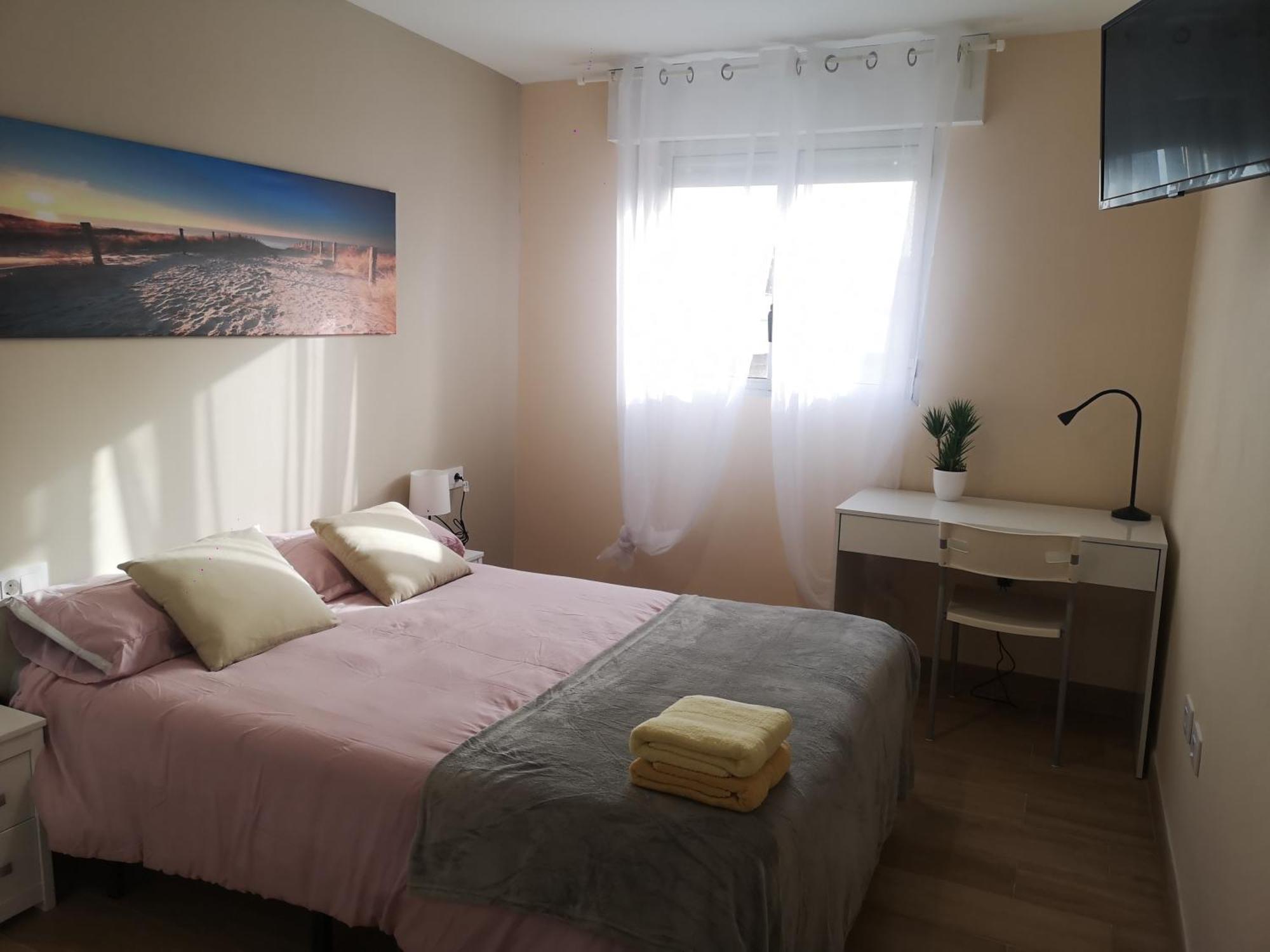 Hostal Mari En La Laguna, Alquiler Habitacion Privada En Hostal, 6 Habitaciones Cerca De La Universidad Y Aeropuerto Norte, 3 Banos Compartidos La Laguna  Zewnętrze zdjęcie